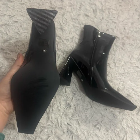 Azalea Wang Black Ankle Booties - Picture 3 of 7
